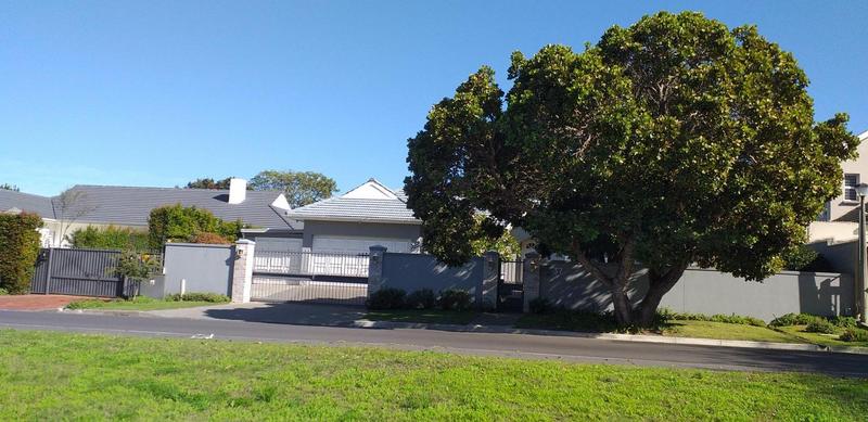 To Let 4 Bedroom Property for Rent in Kreupelbosch Western Cape